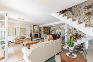 7 Bedroom Villa For Sale in Moncarapacho