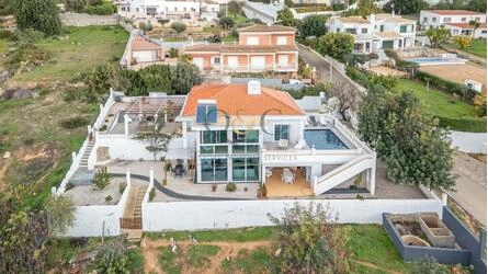 4 Bedroom Villa For Sale in Loulé (São Sebastião)
