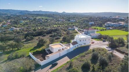 7 Bedroom Villa For Sale in Salir